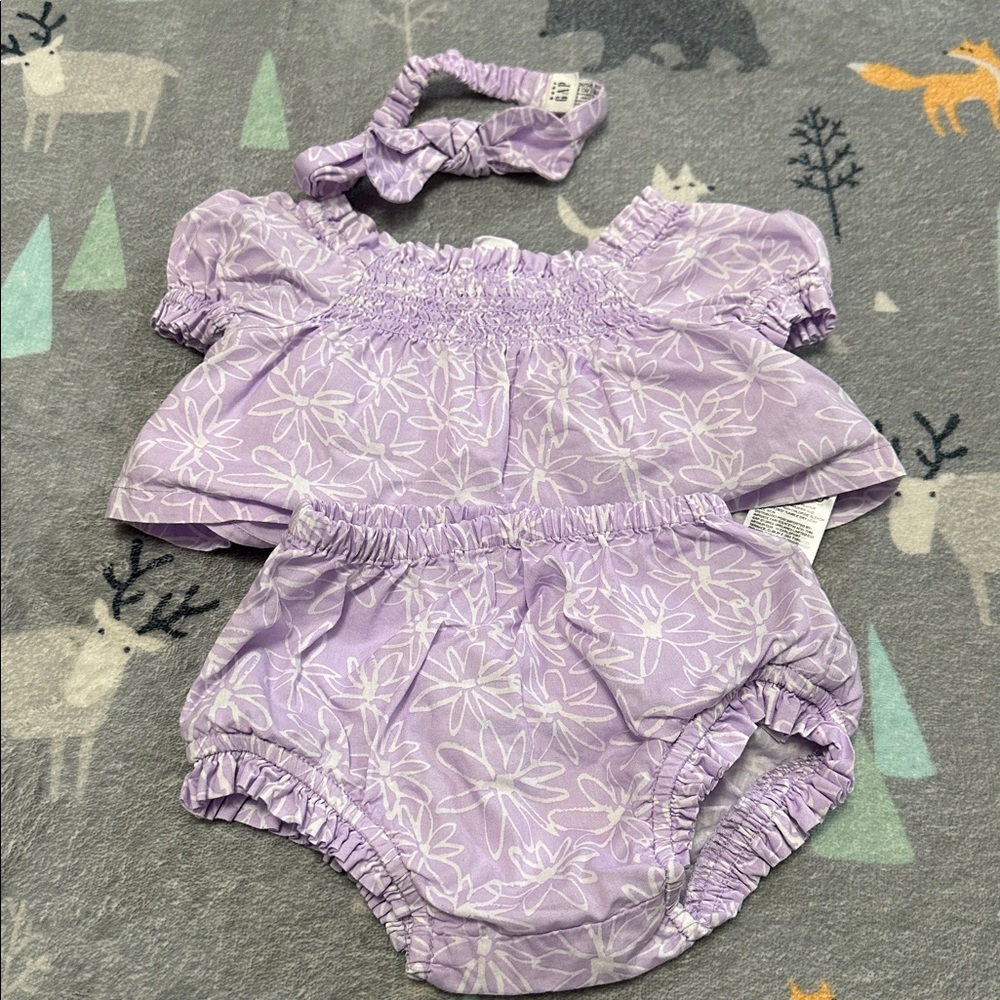 👚 5/$55 - Baby GAP Lavender Baby Outfit
